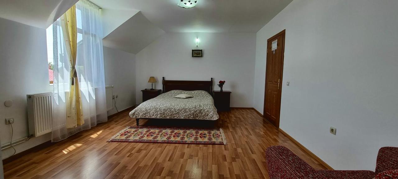 Pensiunea Miraj Polovragi Exteriér fotografie