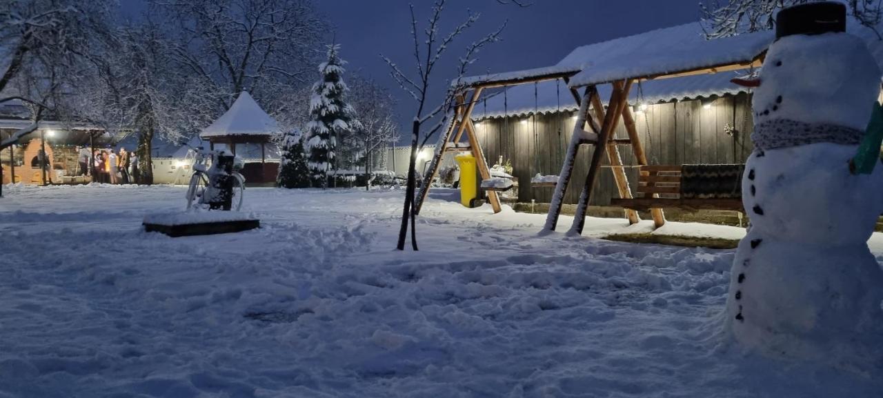 Pensiunea Miraj Polovragi Exteriér fotografie